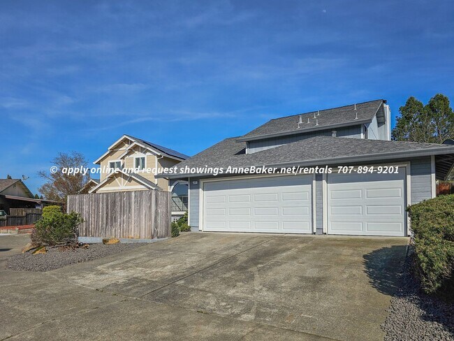 Photo - Recently Updated - Newer Appliances, Flooring, Fixtures - 3-Car Garage - Windsor