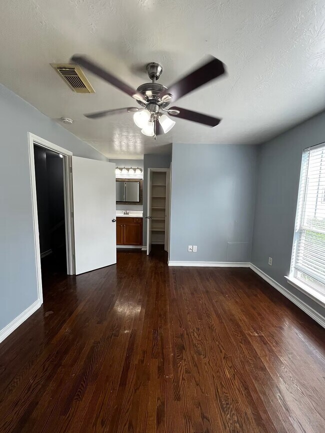 Photo - 1013 Ruthven St