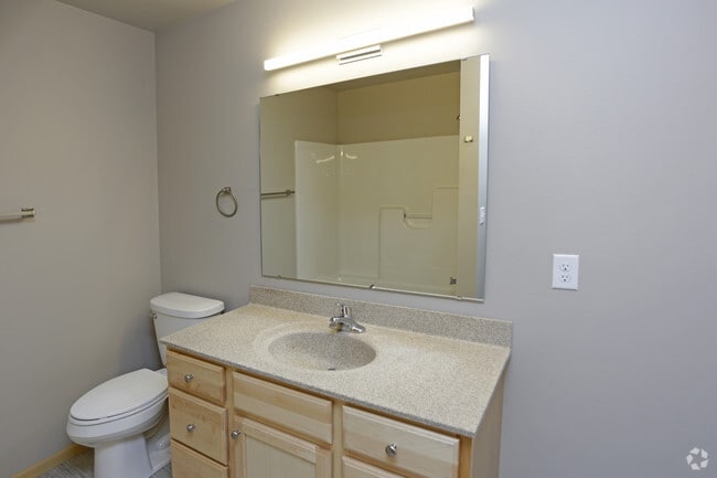 3 Bedroom Master Bathroom - Country View