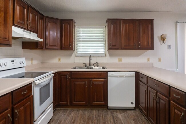 Photo - 1409 Lehigh Dr