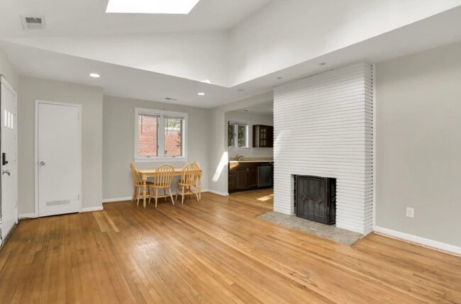 Área de comedor - 3405 Rutgers St