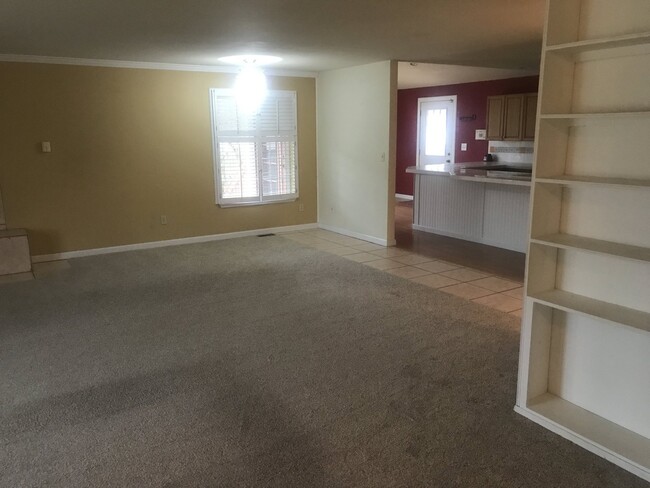 Photo - 20968 Travis Ln