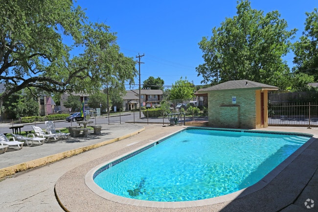 Building Photo - Woods of Brookhollow Rental
