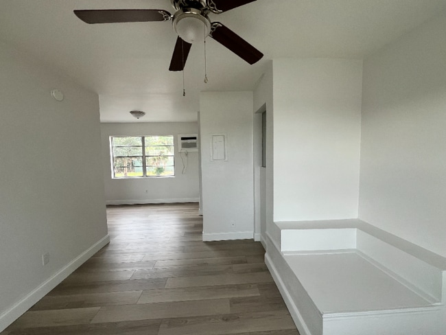 Photo - 1225 E New Haven Ave Unidad 204