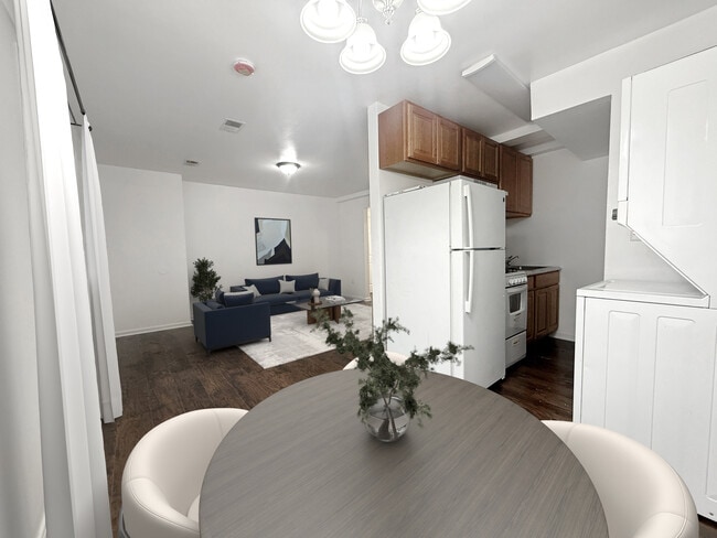 Photo - 506 Eastern Ave NE