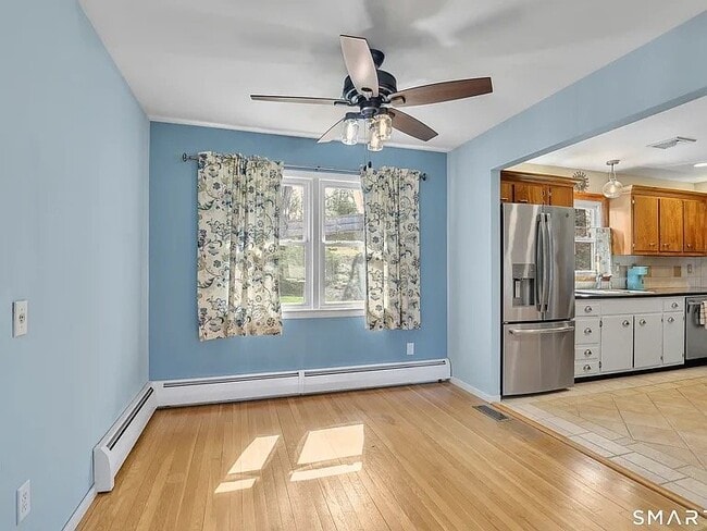 Photo - 20 Hill Farm Rd