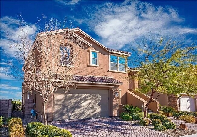 Building Photo - 456 Astillero St