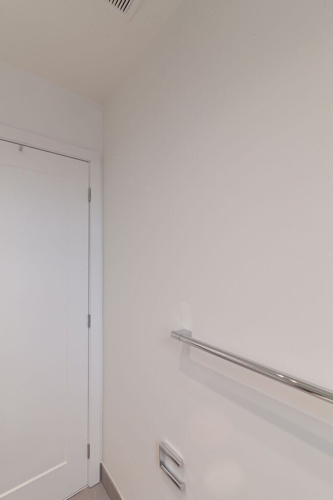 Photo - 590 Av. Outremont Unit 303