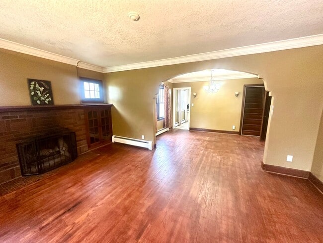 Photo - Charming 3 Bedroom Single Family Home Available Now!!