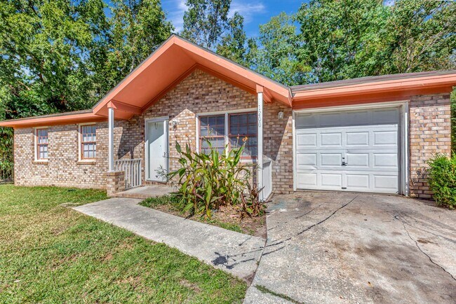 Photo - Lovely Ladson Brick Ranch!