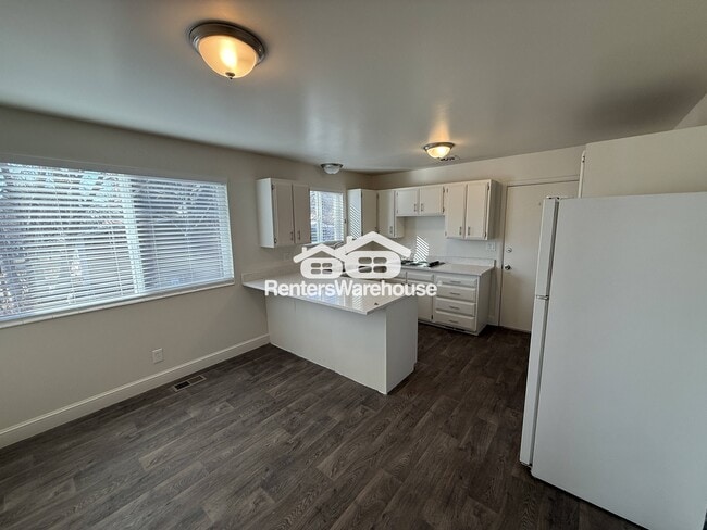 Photo - 661 Crystal Ave