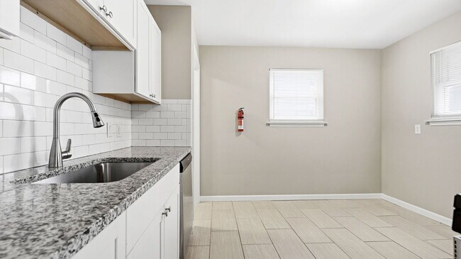 Photo - 1072 Mill St