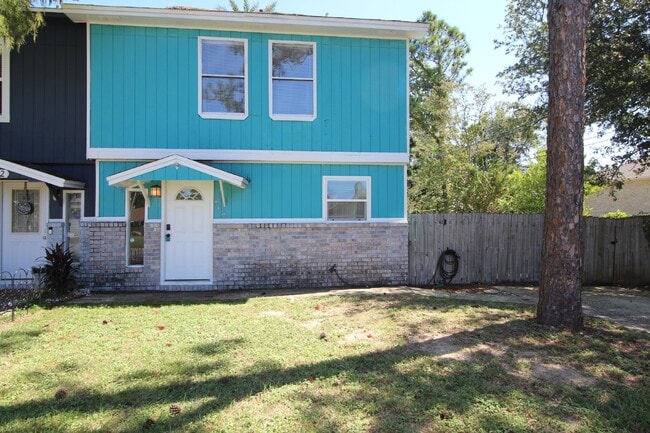 Photo - Spacious 3-Bedroom, 1.5-Bath Townhome in Gulf Breeze Near Top-Rated Schools, Beaches, and Gulf Br...