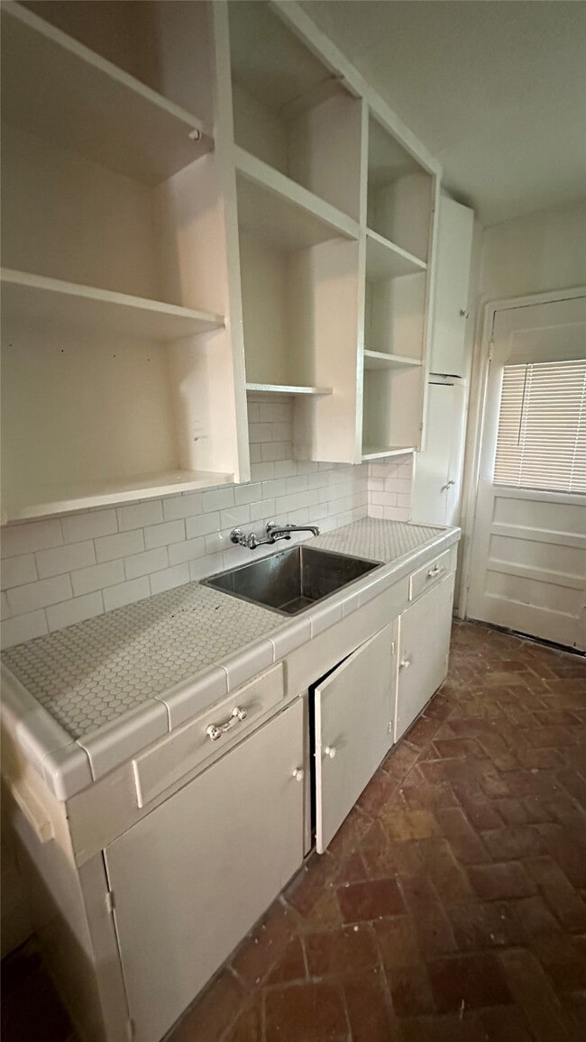 Building Photo - 1854 W Main St Unit 02 Rental