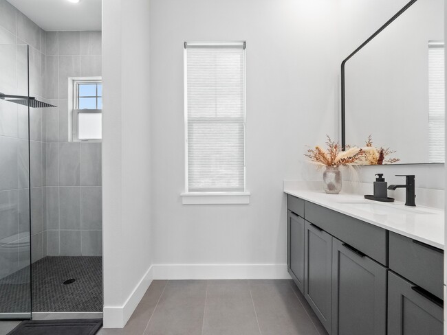 Photo - 239 Hampton Loop