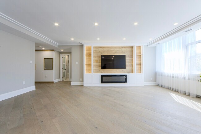 Photo - 500-500 Avenue Rd