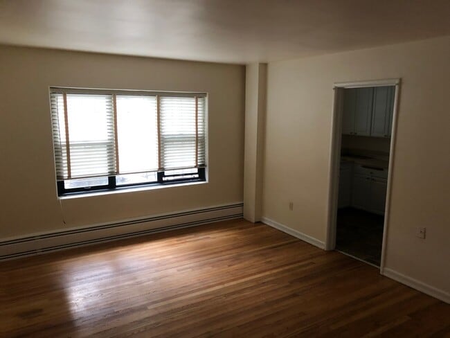 Photo - Bay Ridge Court (Cobblestone Court)