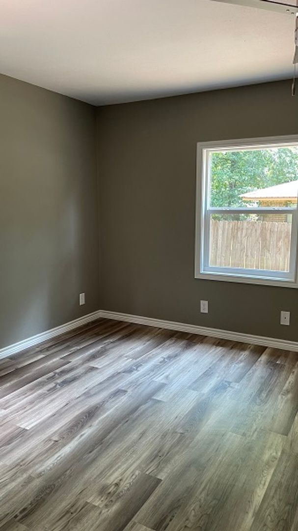 Photo - 916 Cason St