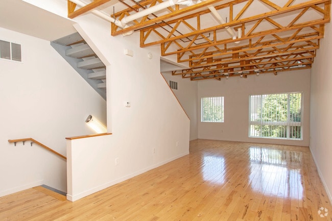 2BR, 2.5BA - 1,540 SF