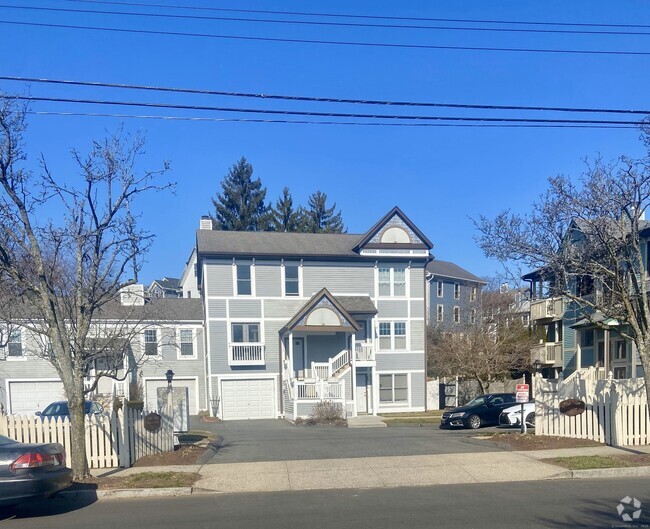 Building Photo - 128 Front St Unit 128 Rental