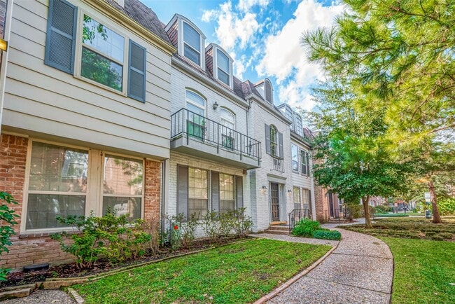 Photo - 432 N Post Oak Ln
