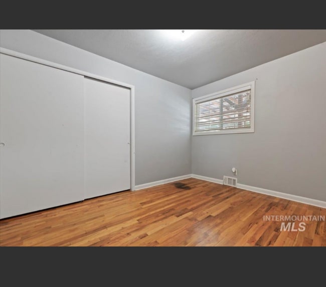 Photo - 425 W Pine Ave