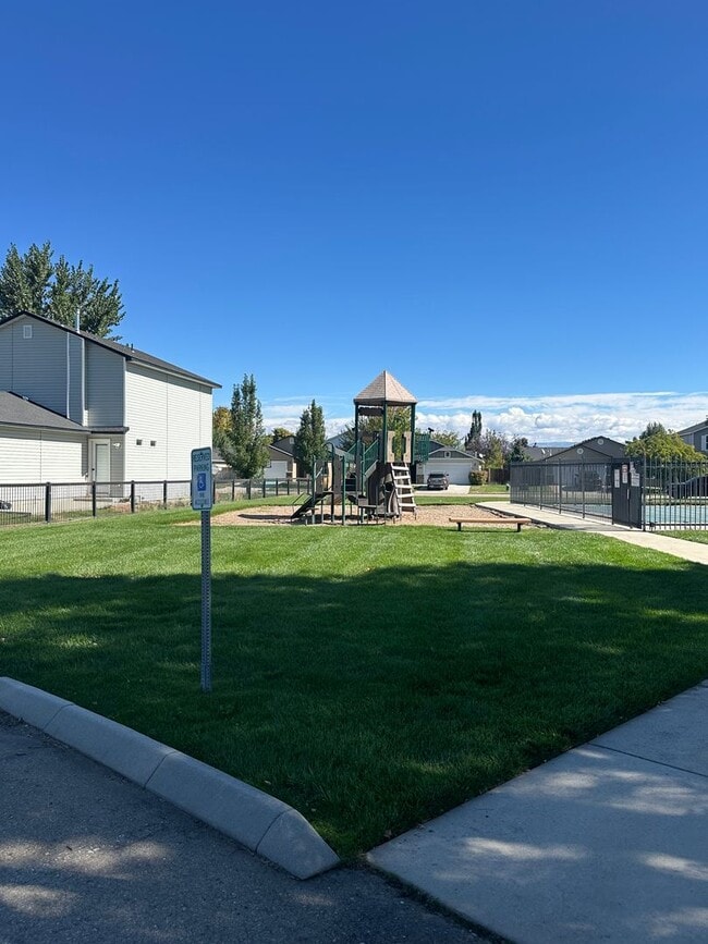 Photo - 3 bedroom 2 bath home in beautiful Meridia...