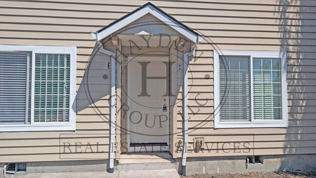 Building Photo - Wonderful townhouse in Forest Grove