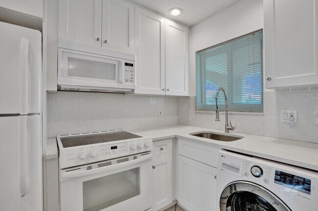 Photo - 2311 NE 36th St Unit 2f