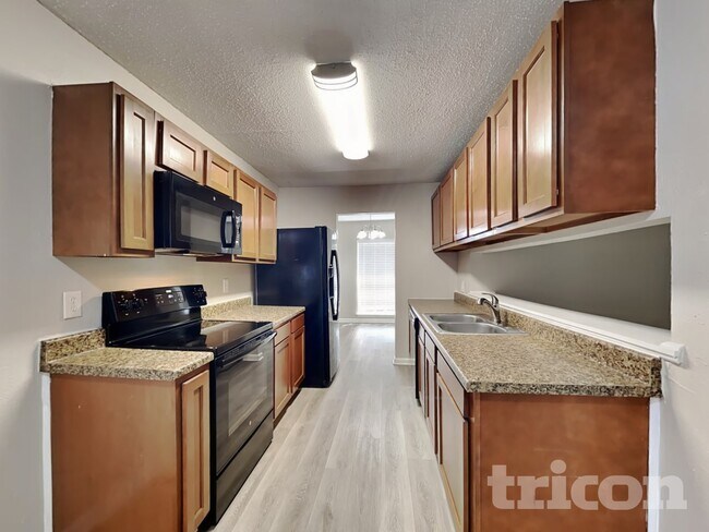 Photo - 6831 De Palma