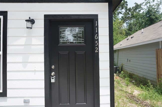 Building Photo - 11652 Vistawood St