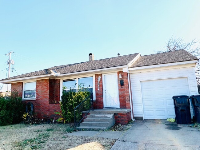 Building Photo - 2916 NW 67th St Rental