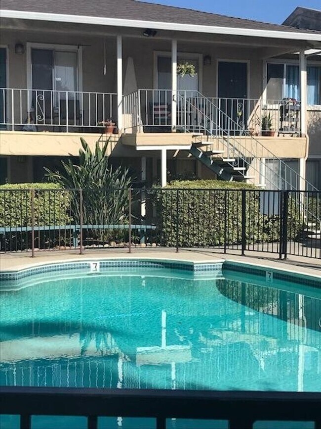 044- Villa Oaks