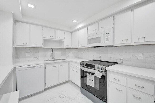 Photo - 3800 N Hills Dr Unidad 208