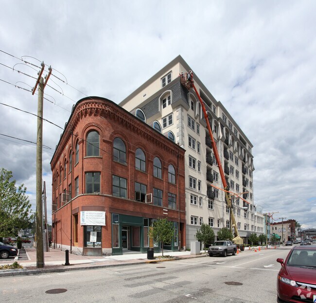 Primary Photo - New London Harbour Towers