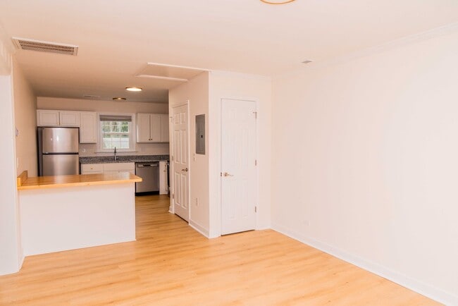Photo - 103 Cresap Rd Unit Apt #A