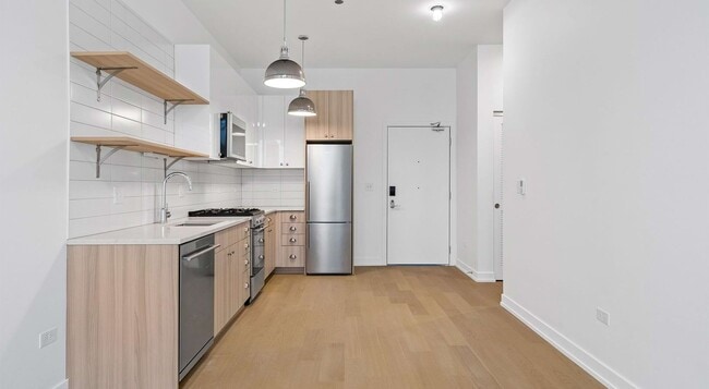 Photo - 5430 N Sheridan Rd