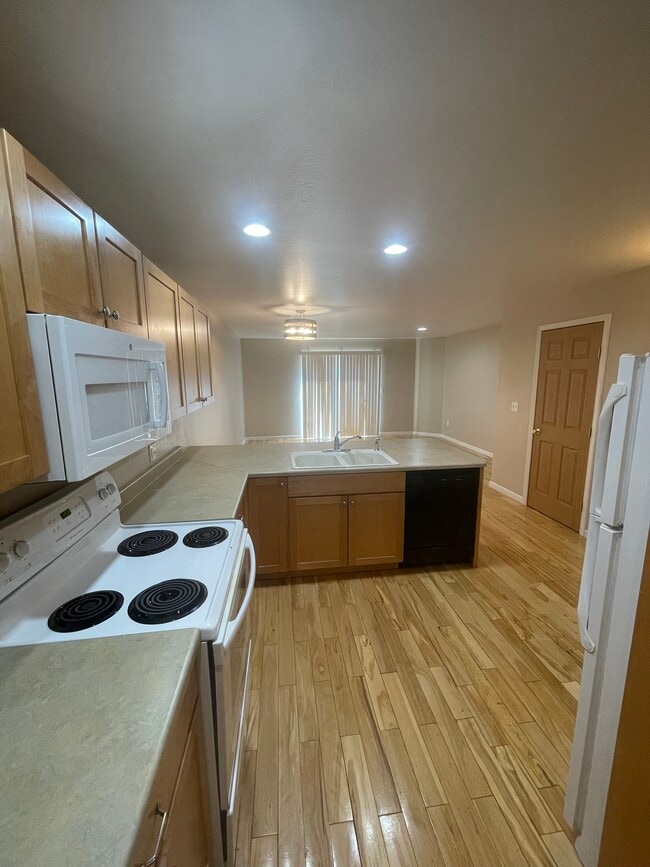 Photo - 4220 Central Ave Unidad 2