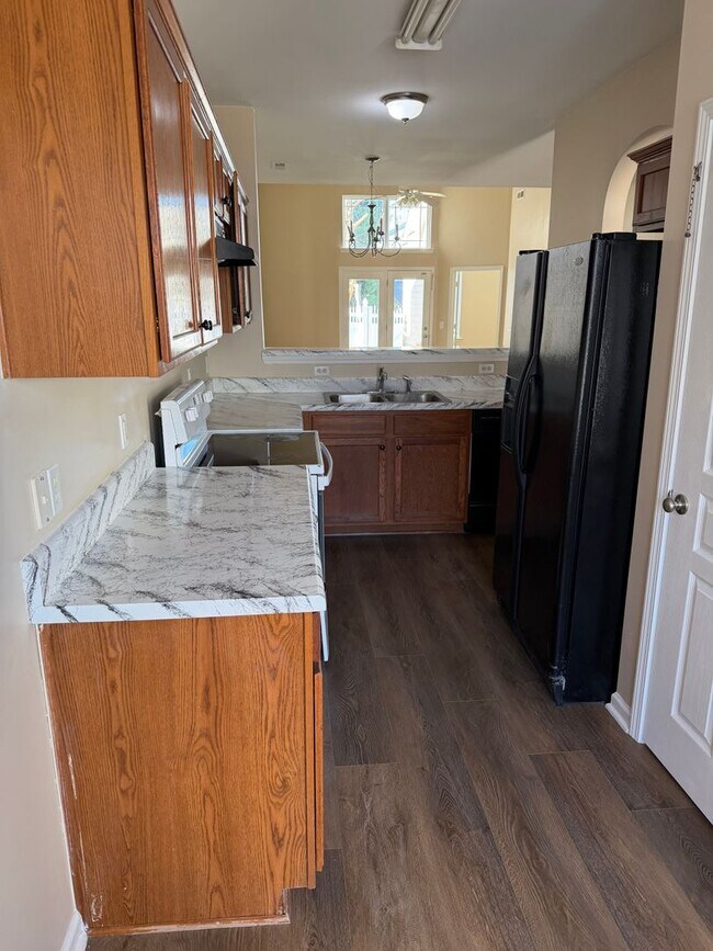 Photo - Lovely 3 Bedroom 2.5 Bath Townhouse | Leasing Special Available!