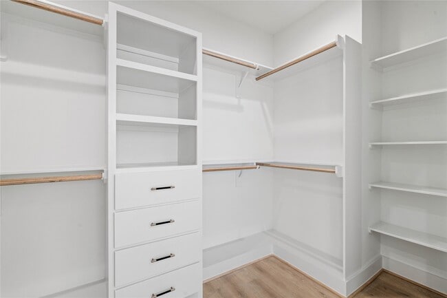 Photo - 4039 Buck St