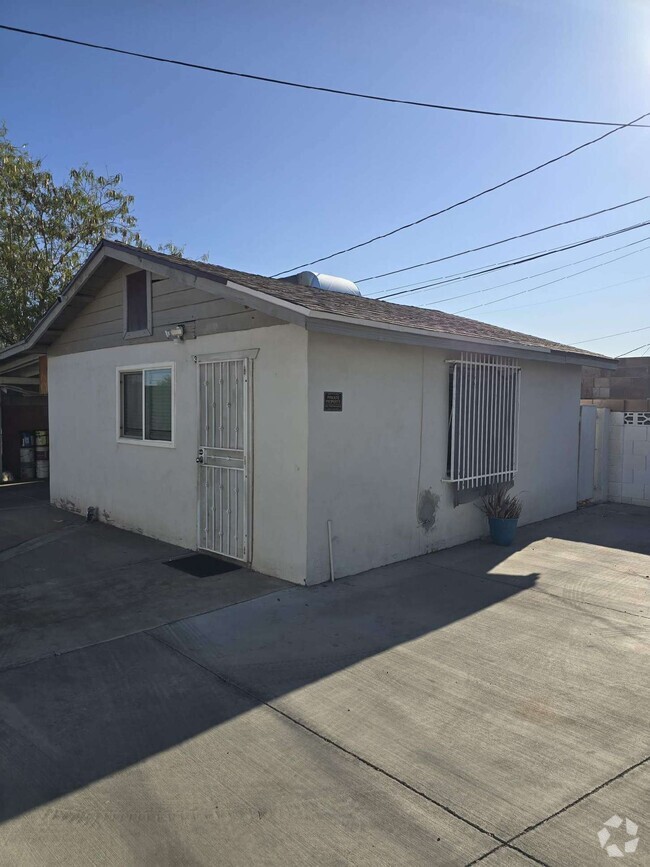 Building Photo - 915 S 7th Ave Rental