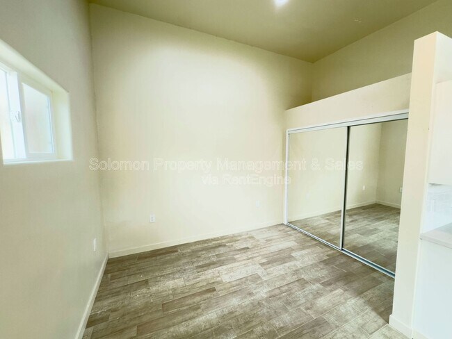 Photo - 513 N Ditmar St