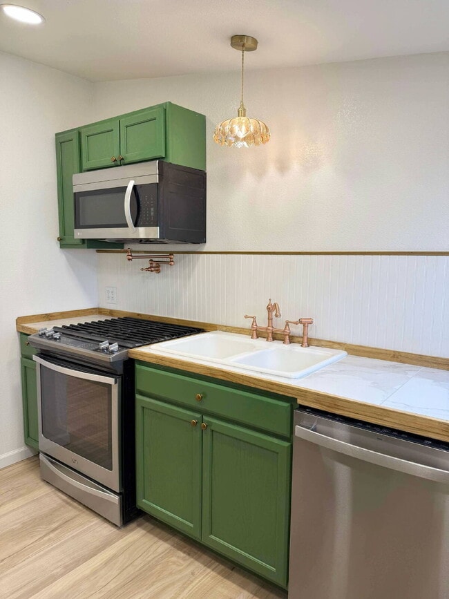 Photo - "Charming 1-Bedroom Retreat in Mountain Home – Your Cozy Haven Awaits!"