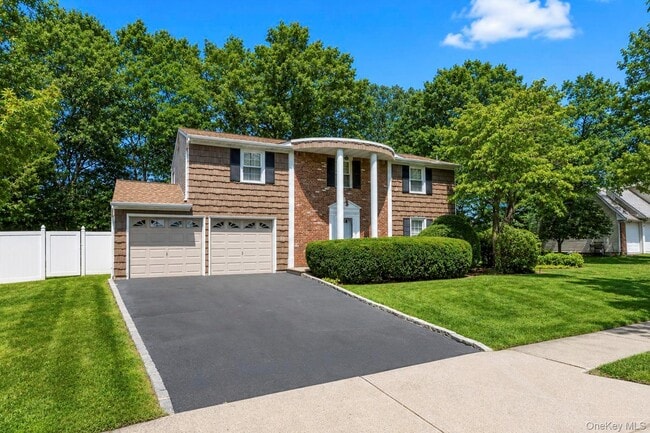 25 Hewes St