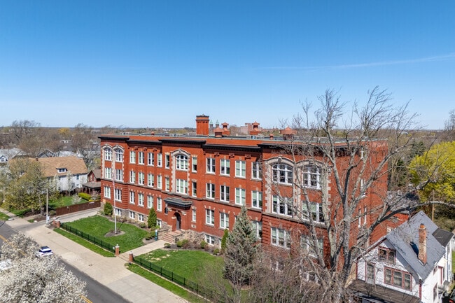 Photo - 722 W Delavan Ave