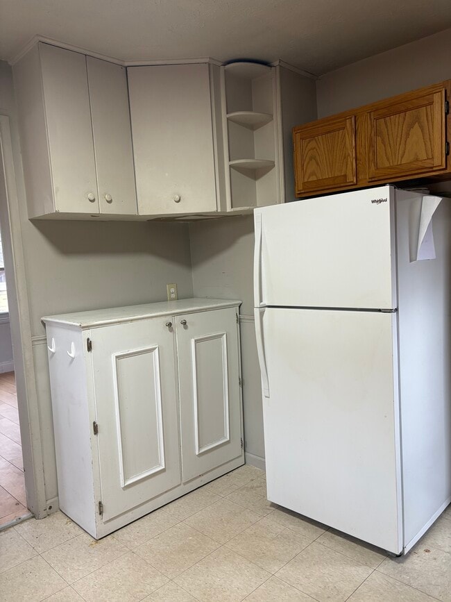 Kitchen - 1824 Bailey Rd