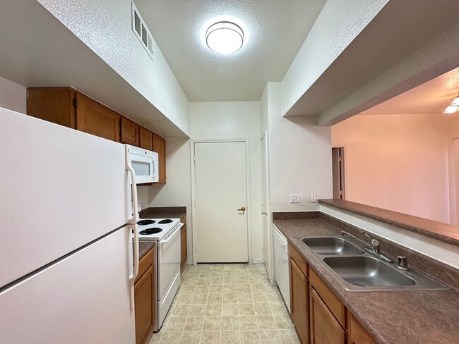 Photo - 9620 W Russell Rd