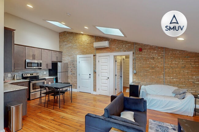 Building Photo - 814 Cathedral St Unit FiveF Rental