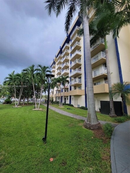Photo - 4550 NW 9th St Unit 512E