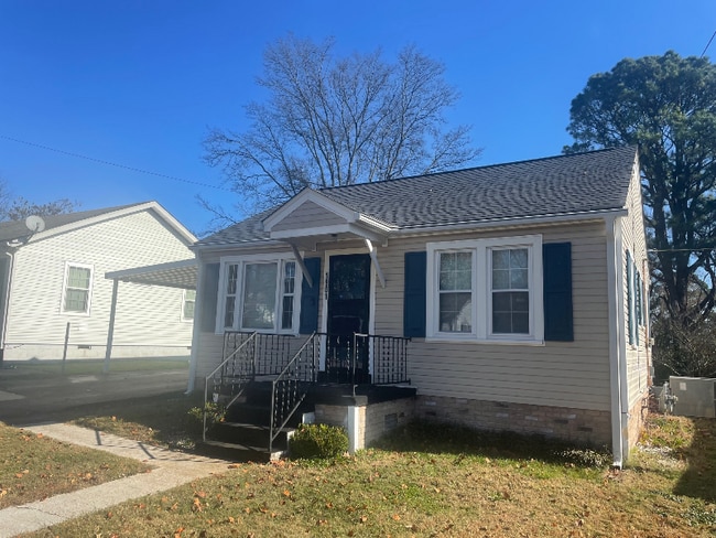 Building Photo - 1901 Cherry St